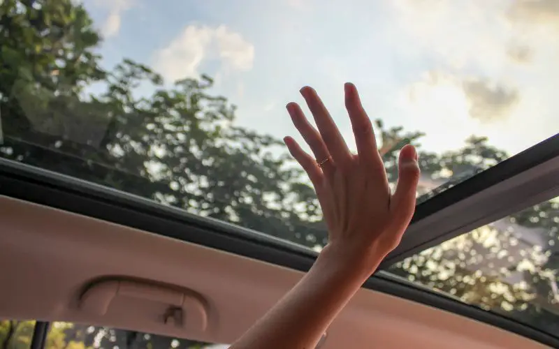 Tesla Model Y Glass Roof Heat