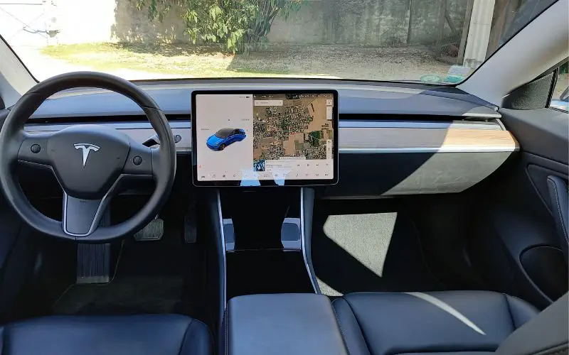 How To Clean Tesla Screen