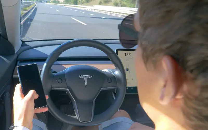 Tesla Not Showing Traffic Lights